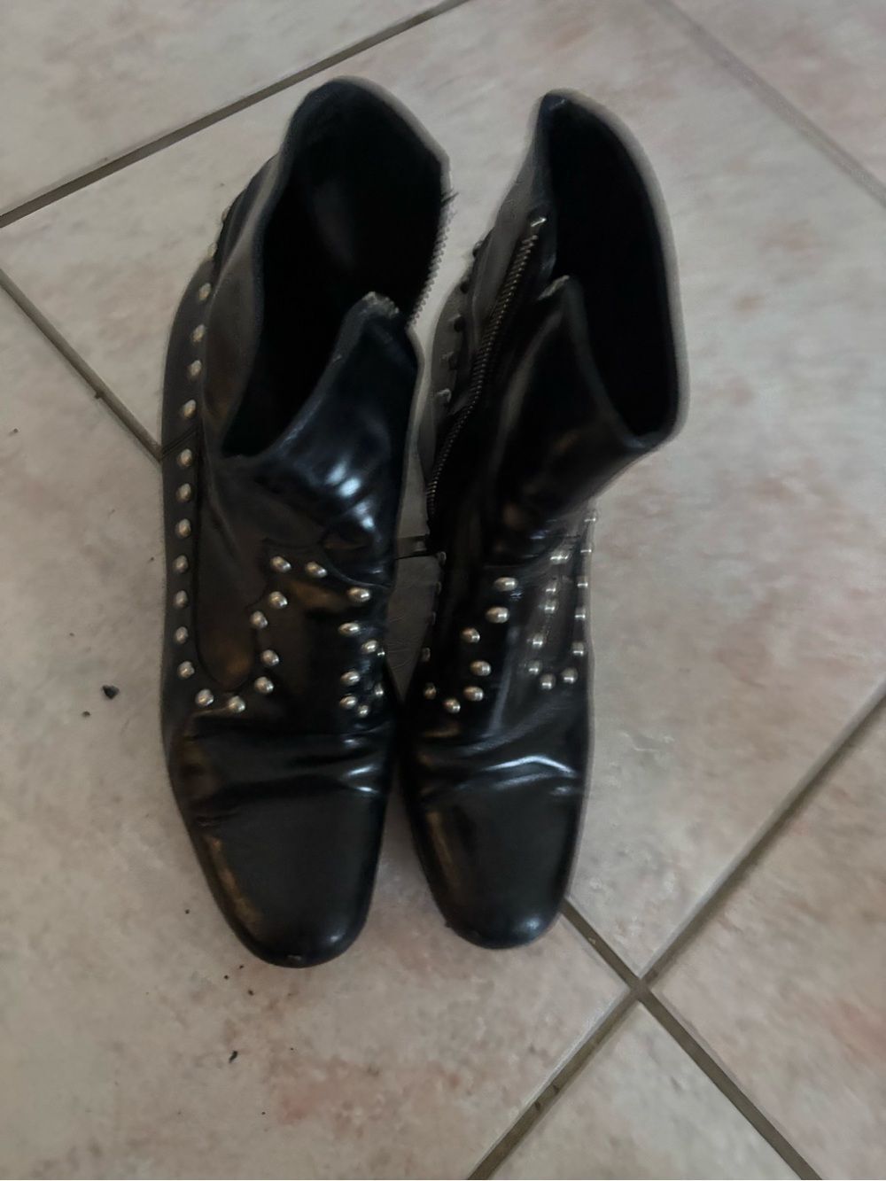 Saint Laurent dress shoes Lucas cowboy boots ysl Camperos stud ankle heels